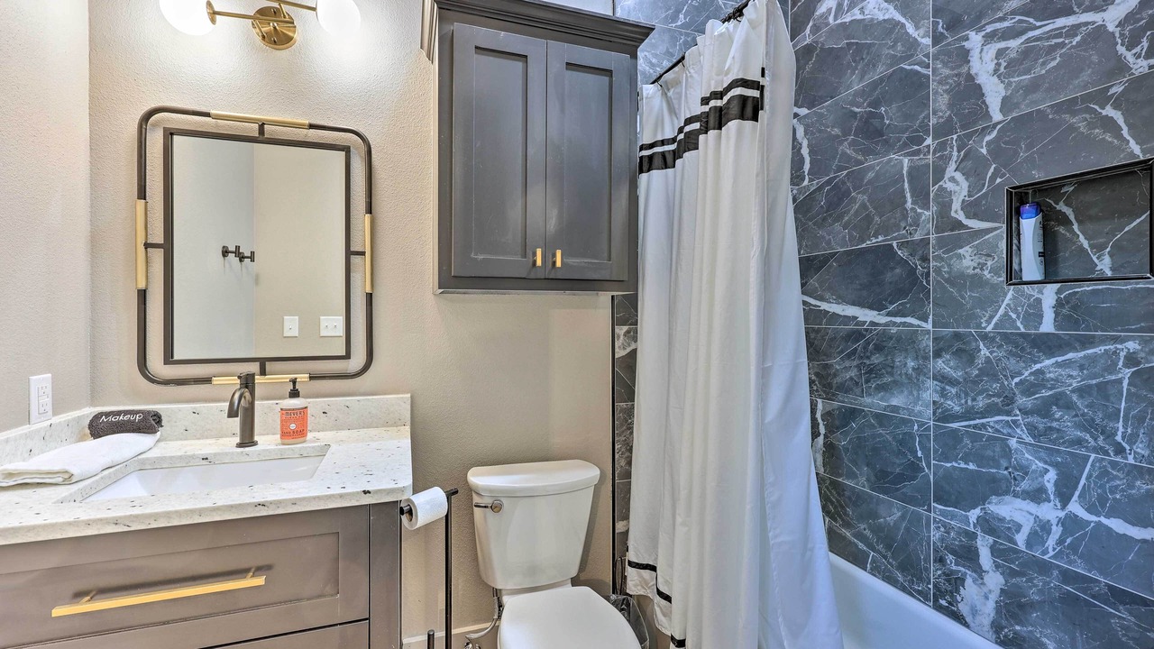 Photo of Bathroom in Glenwood