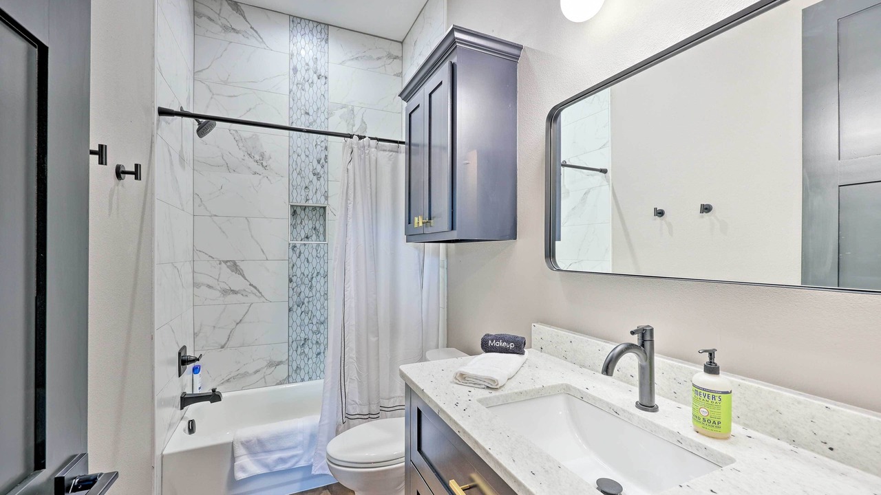 Photo of Bathroom in Glenwood