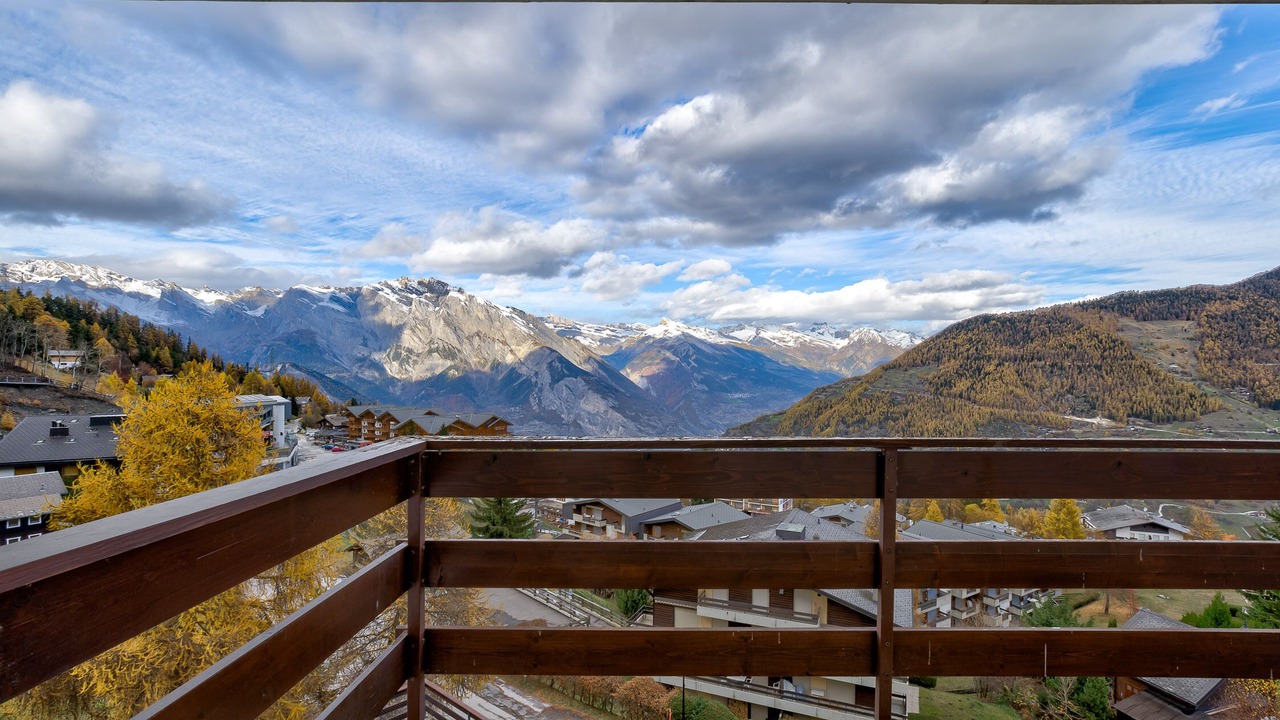 Photo of Patio Balcony in La Tzoumaz