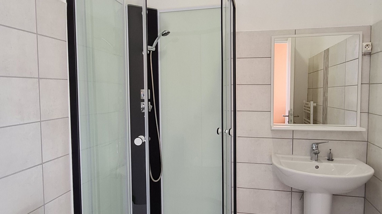 Photo of Bathroom in Lacroix-sur-Meuse