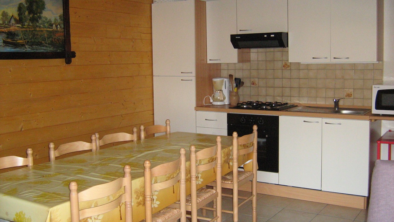 Photo of Kitchen in La Neuveville-devant-Lepanges