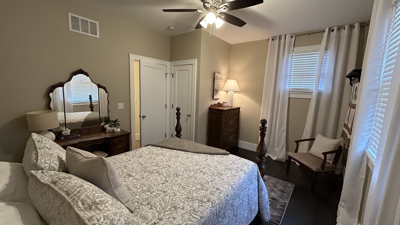 Photo of Bedroom in Centerville