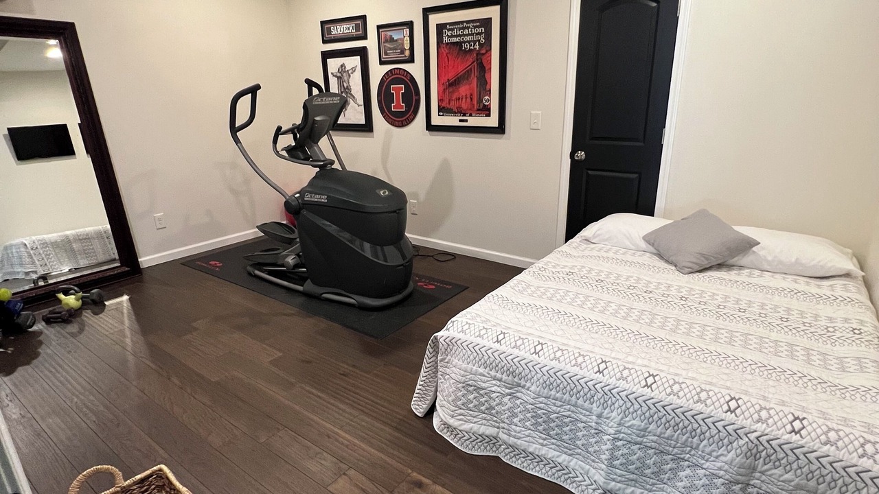 Photo of Bedroom in Centerville