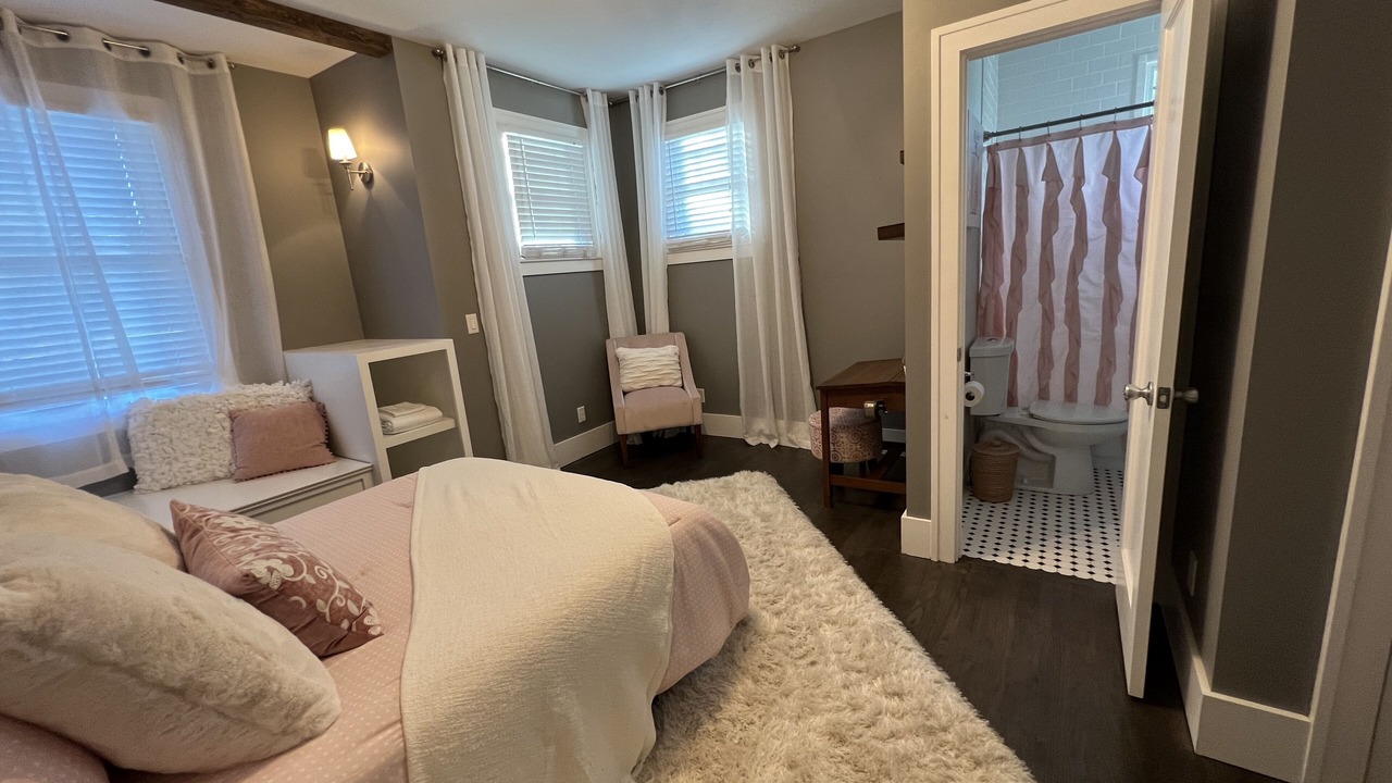Photo of Bedroom in Centerville