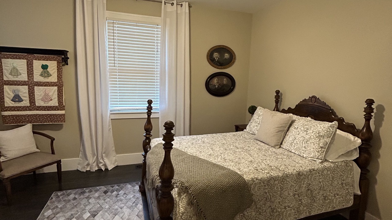 Photo of Bedroom in Centerville