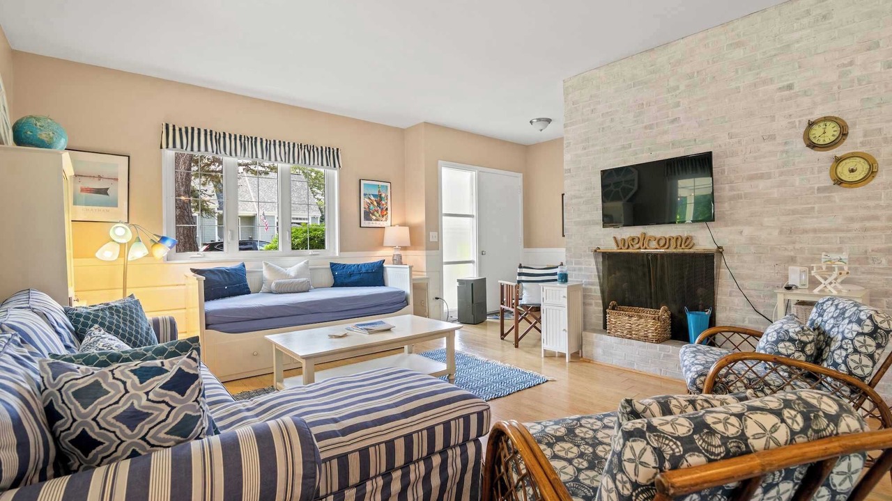 Photo of Livingroom in South Chatham