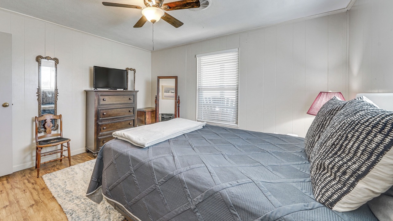 Photo of Bedroom in Lockesburg