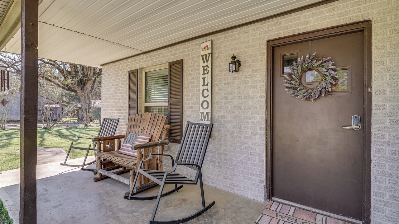 Photo of Patio Balcony in Lockesburg