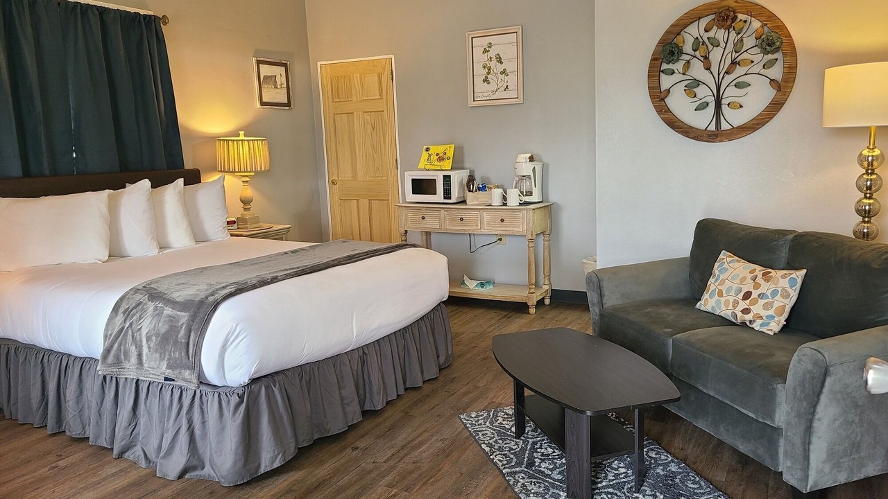 Photo of Others in Helena