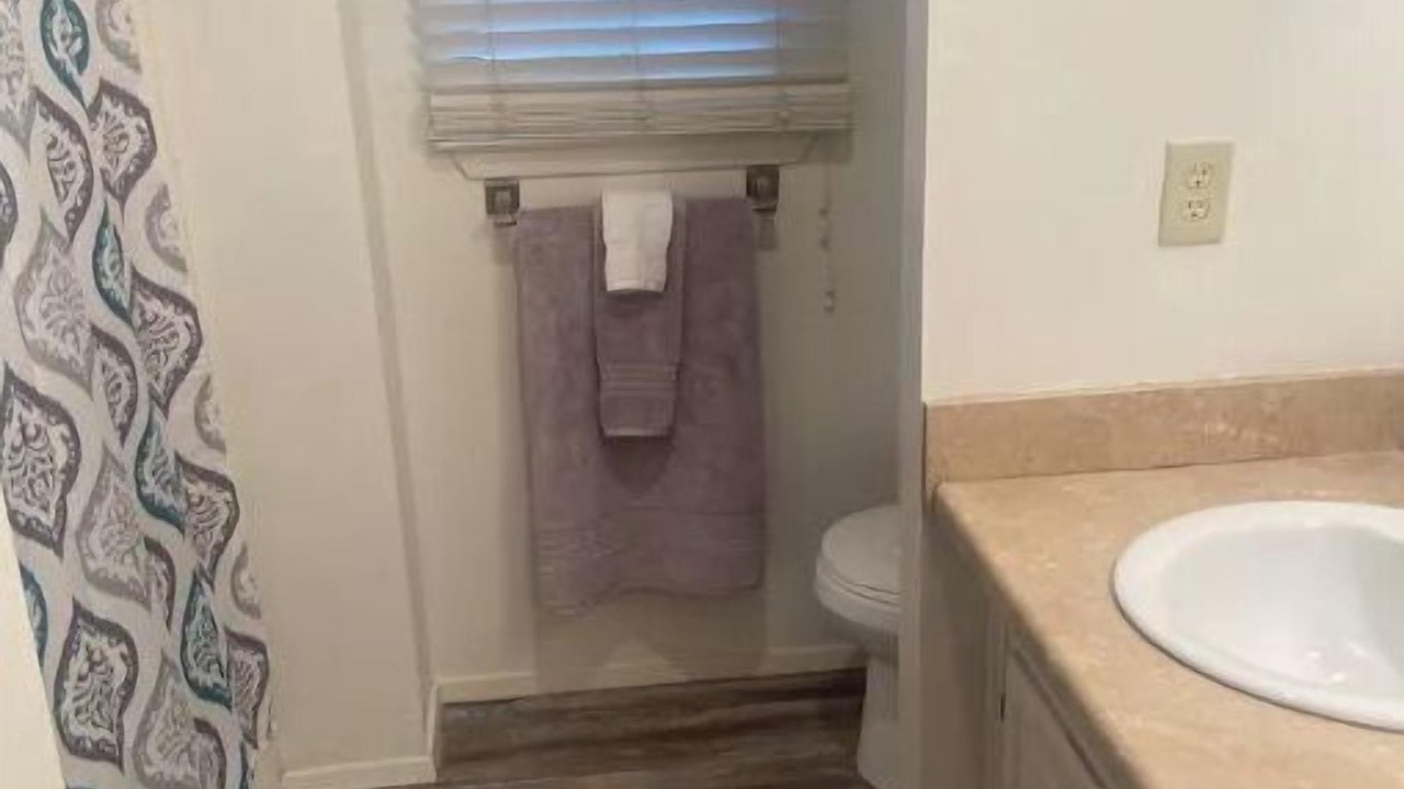 Photo of Bathroom in Regency Park