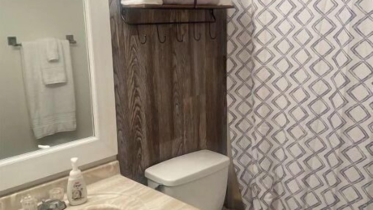 Photo of Bathroom in Regency Park