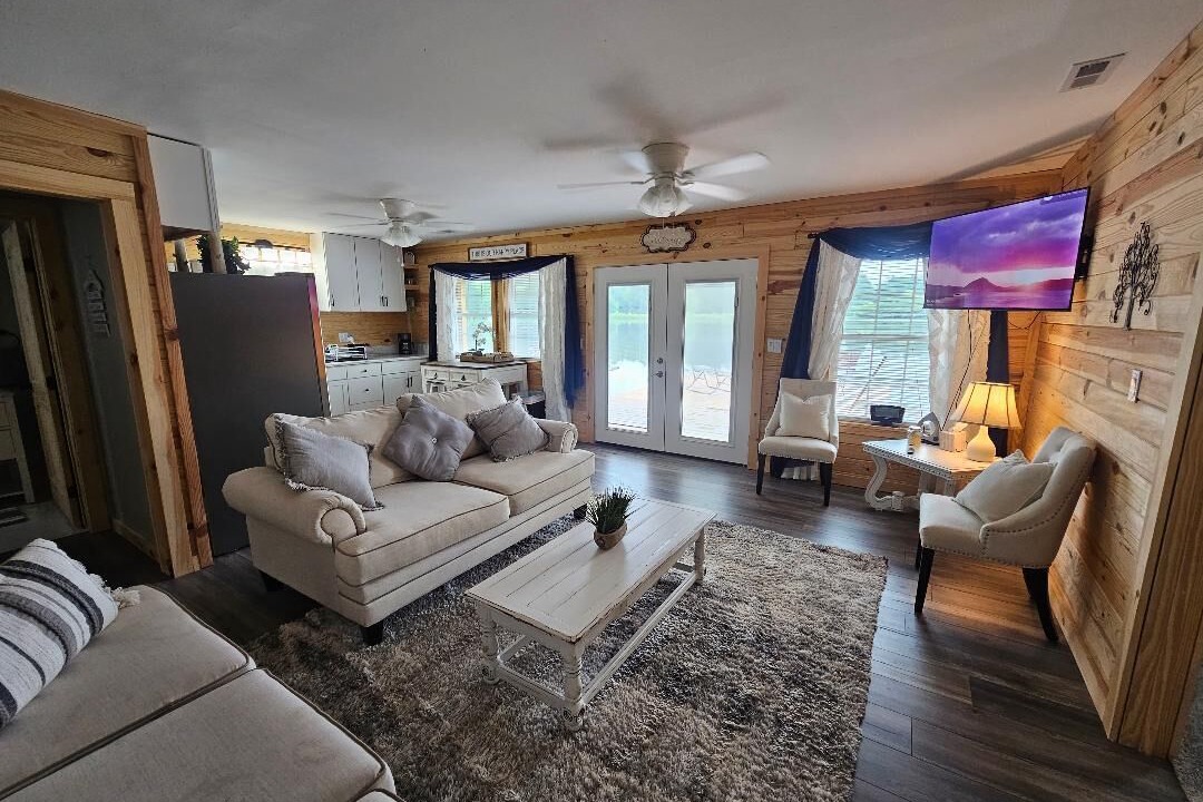Photo of Livingroom in Tunnel Hill