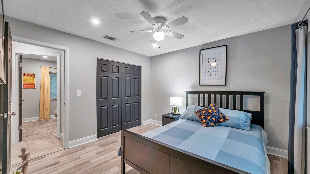 Photo of Bedroom in Shore Acres