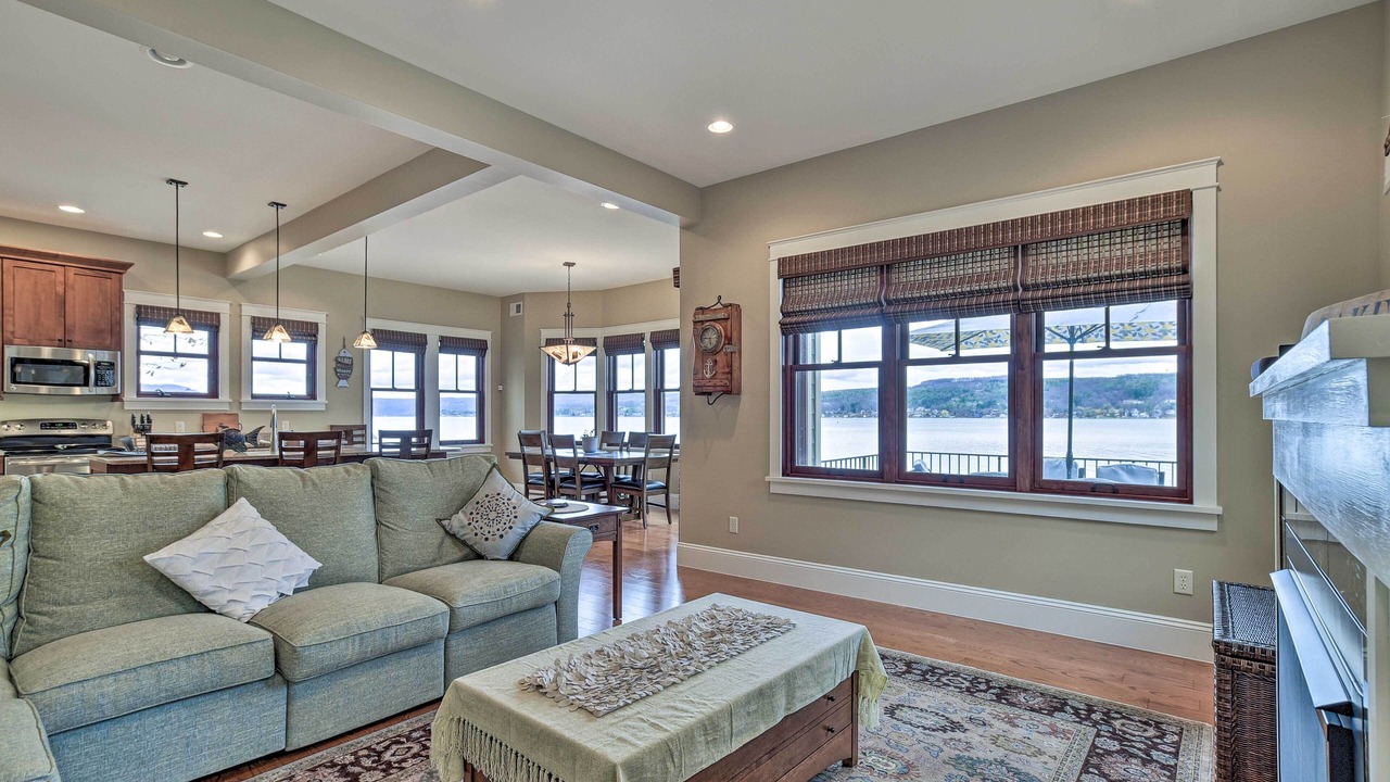 Photo of Livingroom in Hammondsport