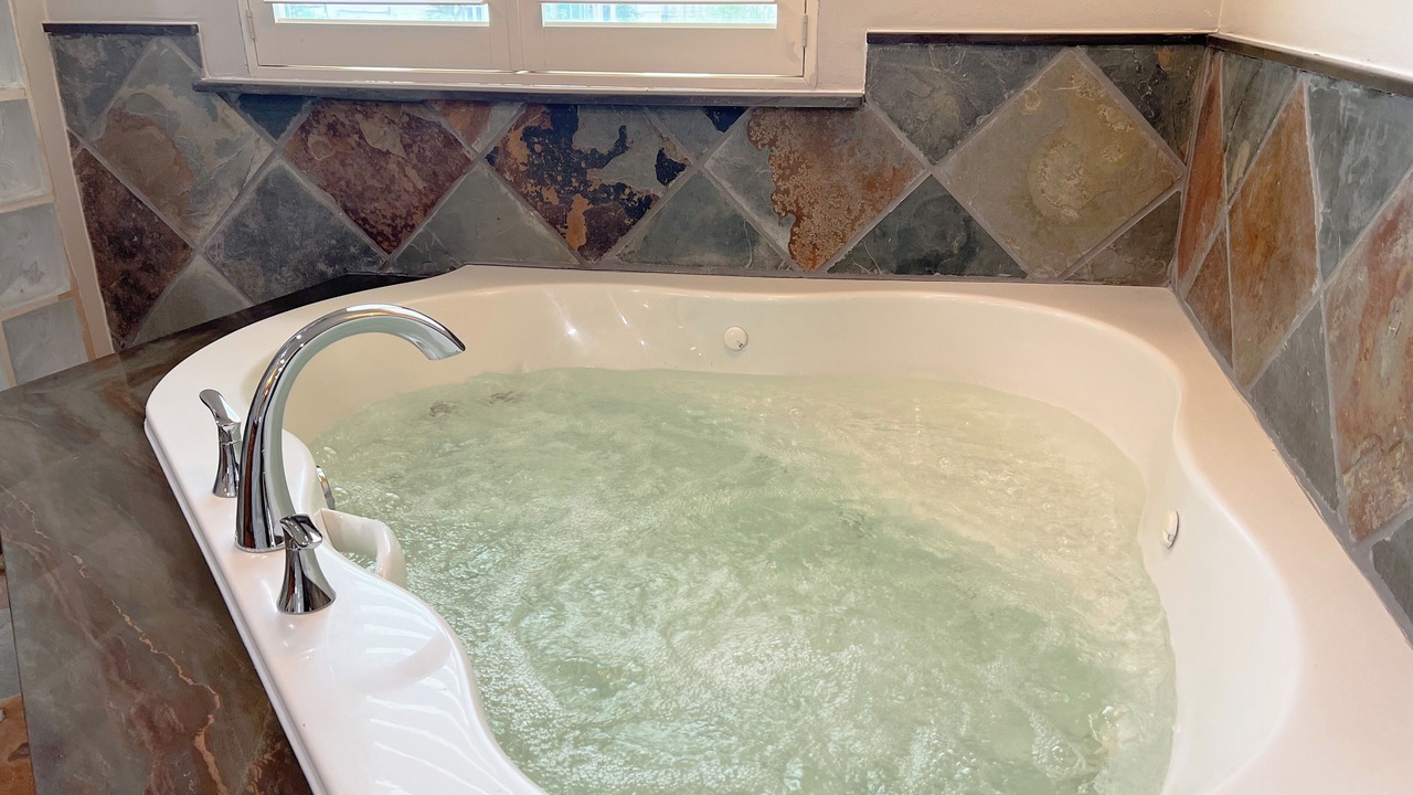 Photo of Bathroom in Nassau Bay