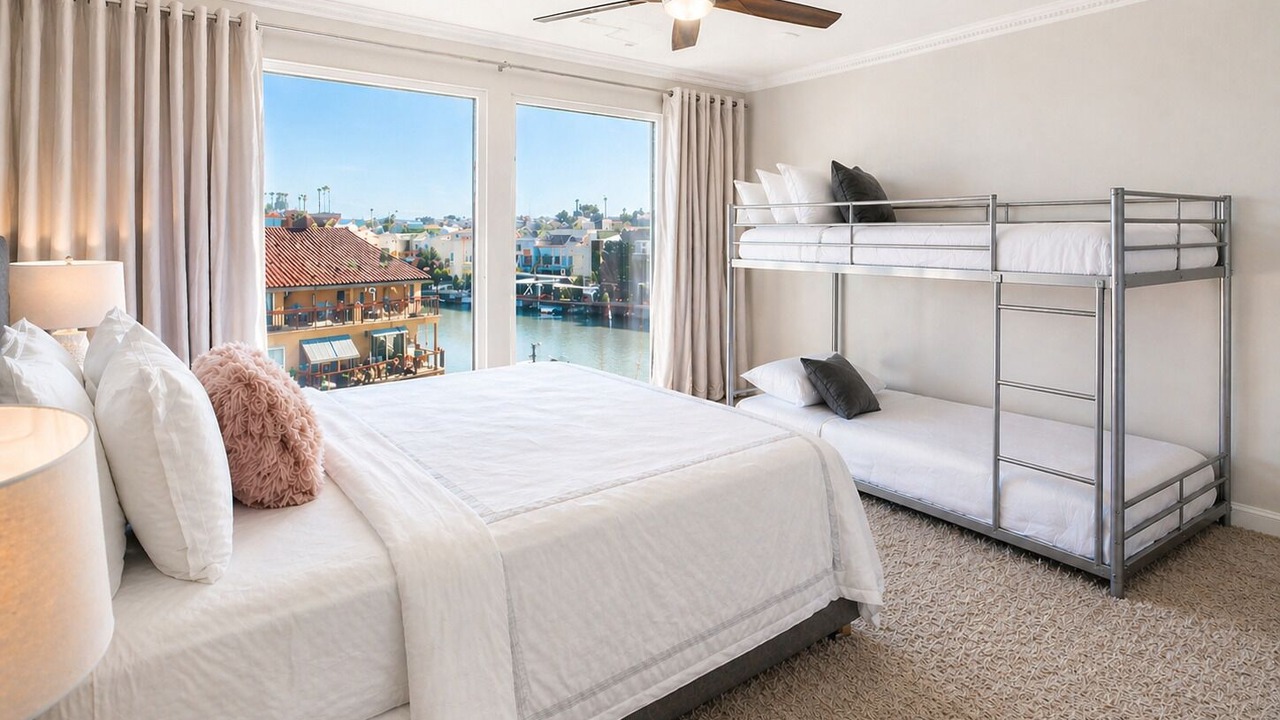Photo of Bedroom in Nassau Bay