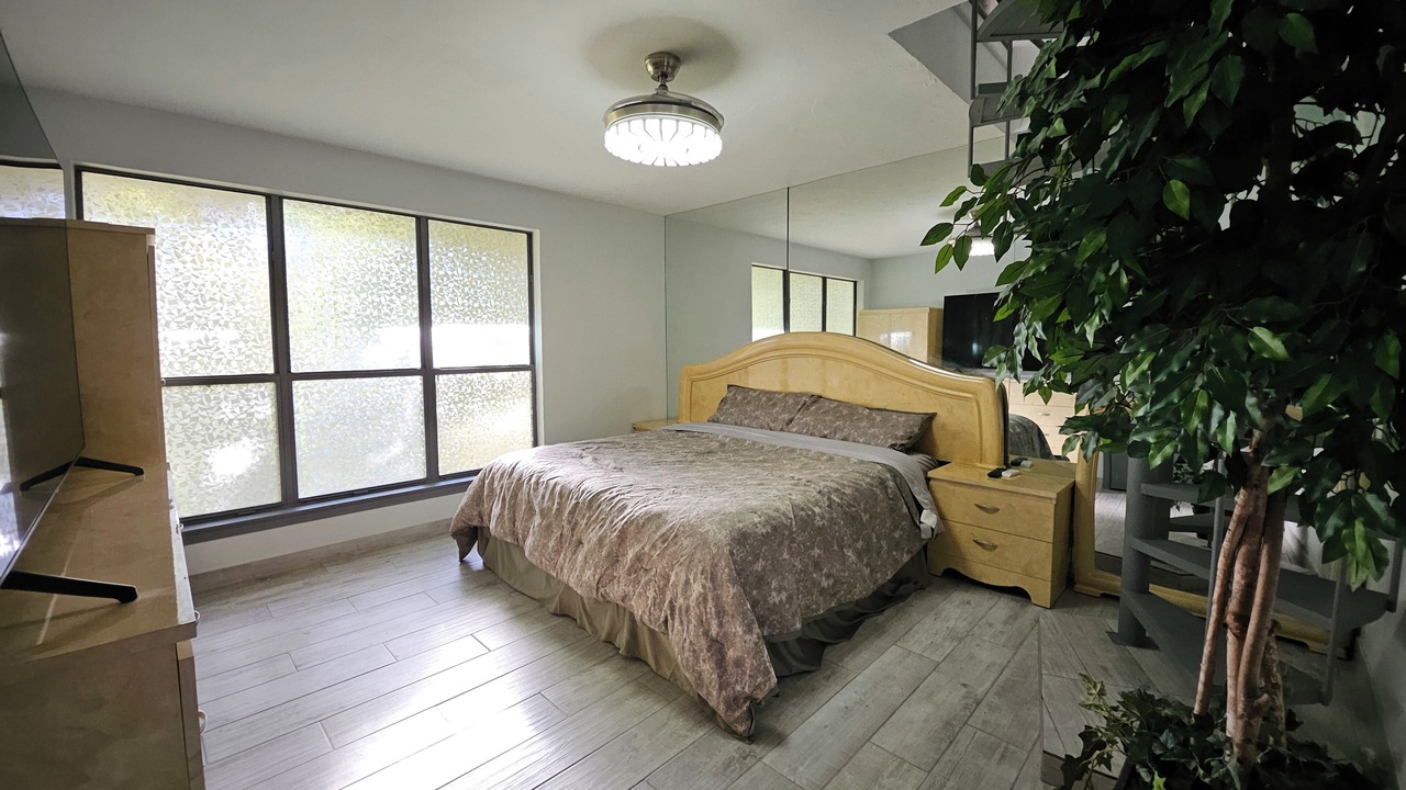 Photo of Bedroom in Lake Highlands