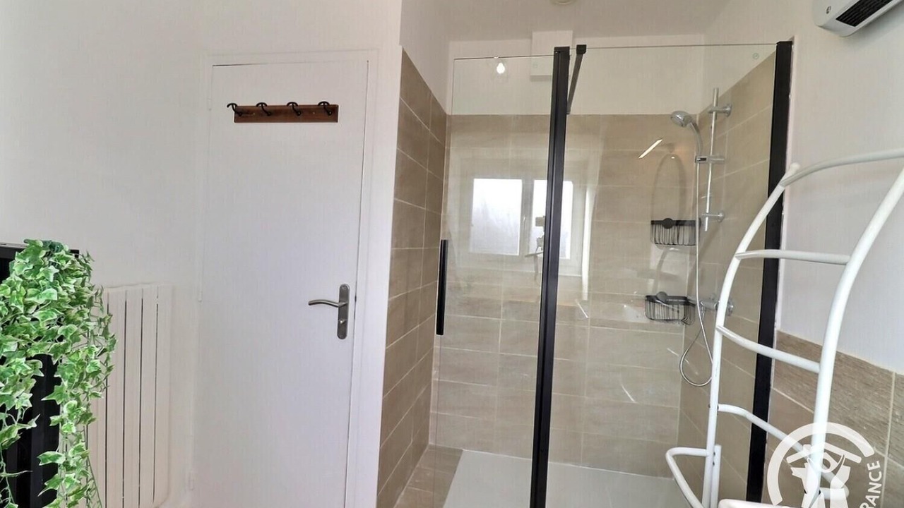 Photo of Bathroom in Hirel