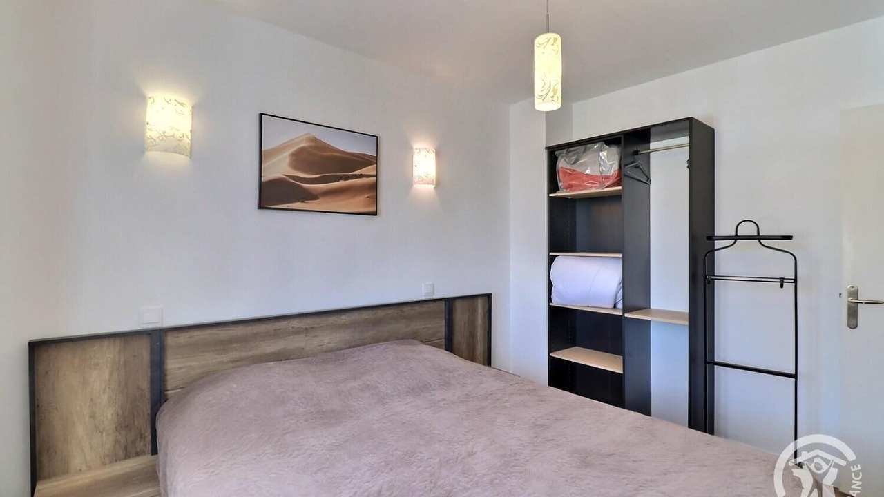 Photo of Bedroom in Hirel