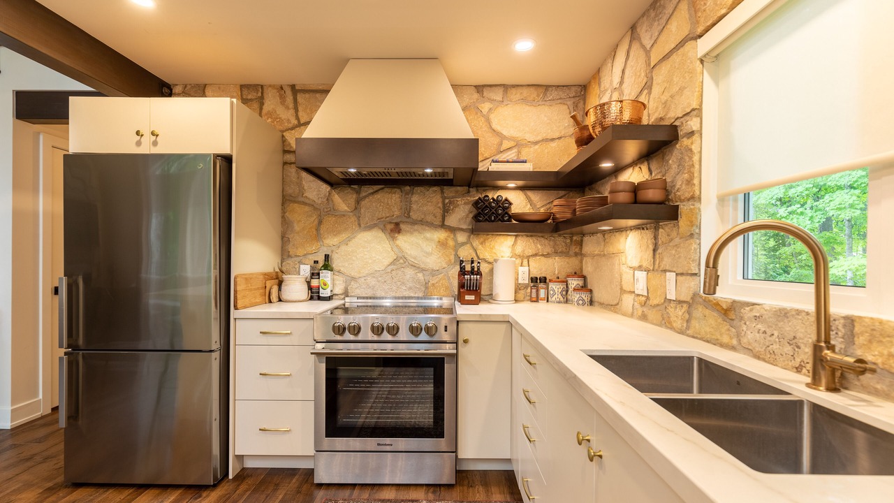 Photo of Kitchen in Calabogie