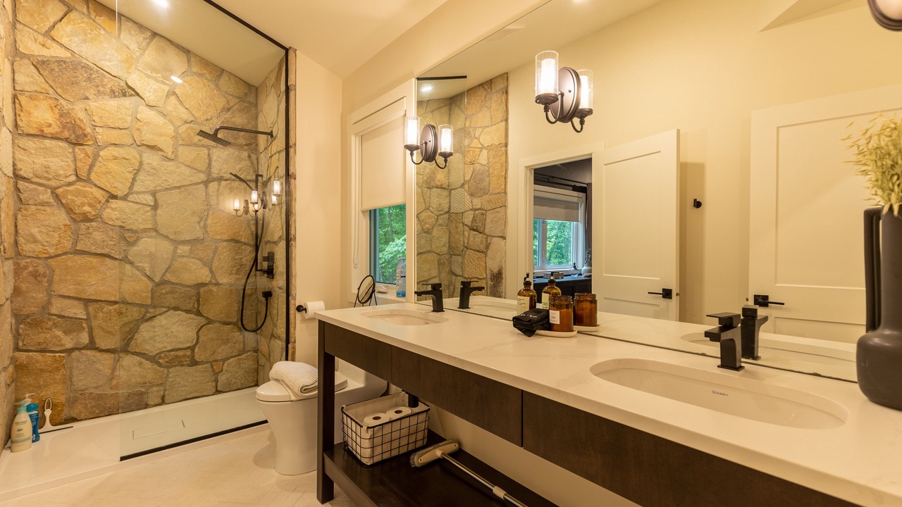 Photo of Bathroom in Calabogie