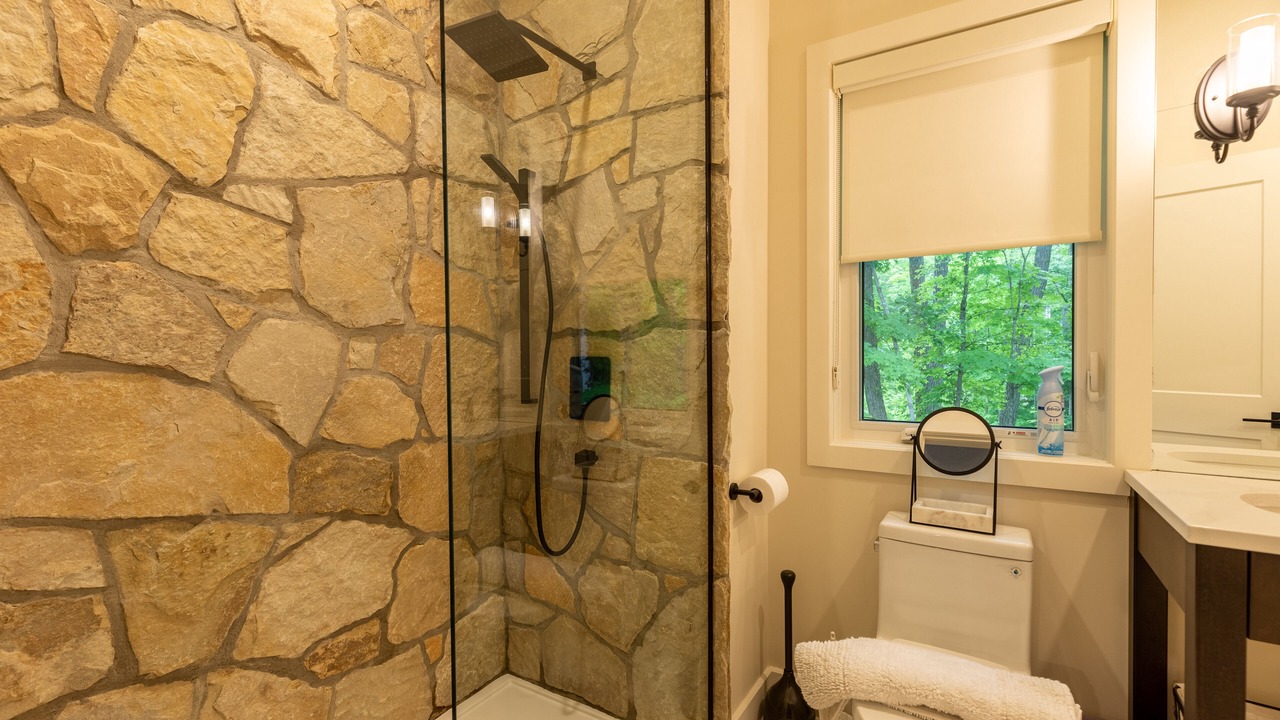 Photo of Bathroom in Calabogie