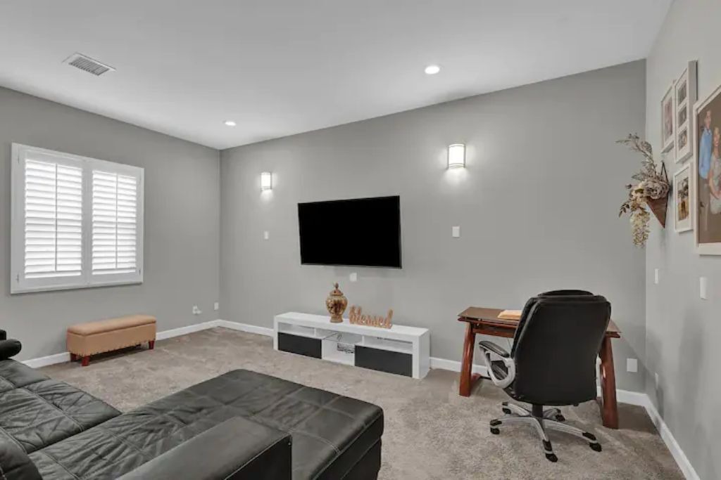 Photo of Livingroom in Biggs Field