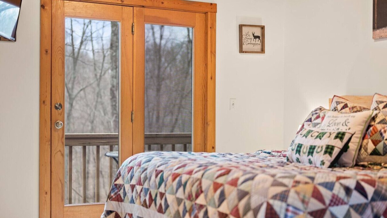Photo of Bedroom in Gnaw Bone
