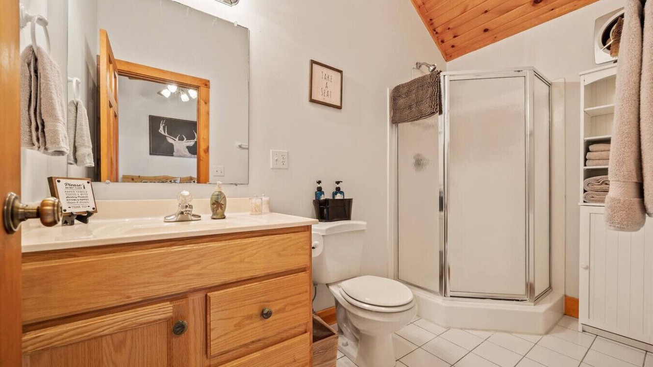 Photo of Bathroom in Gnaw Bone