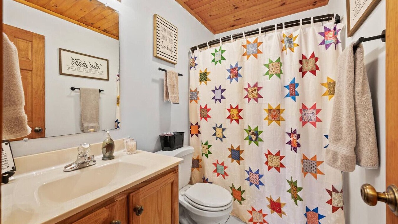 Photo of Bathroom in Gnaw Bone