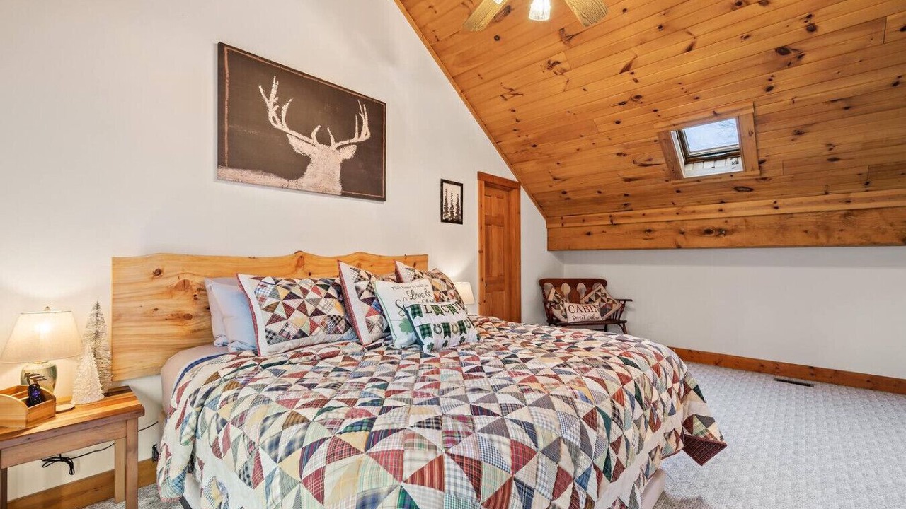 Photo of Bedroom in Gnaw Bone