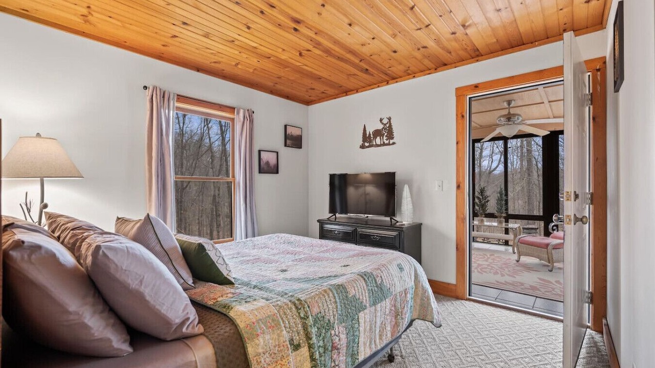 Photo of Bedroom in Gnaw Bone