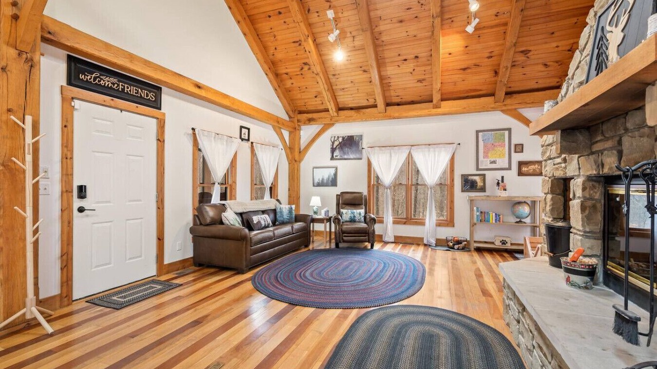 Photo of Livingroom in Gnaw Bone