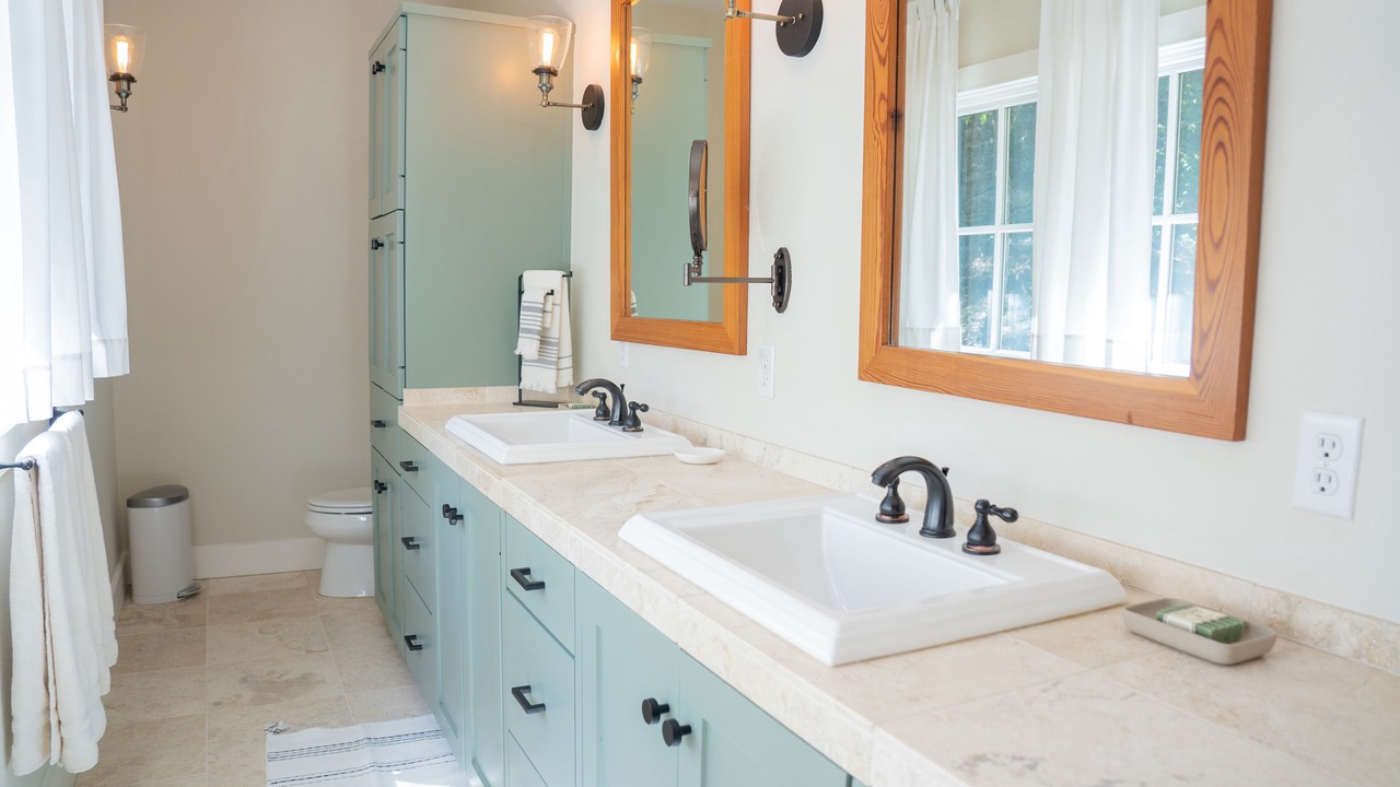Photo of Bathroom in Austin Lake Estates