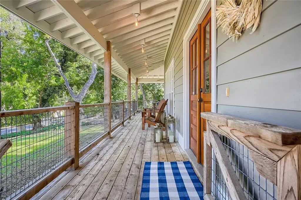 Photo of Patio Balcony in Austin Lake Estates