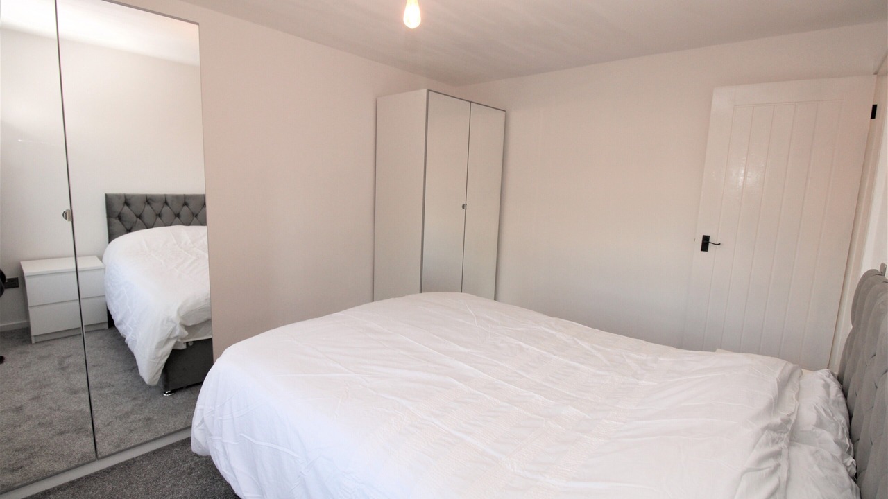 Photo of Others in Lee