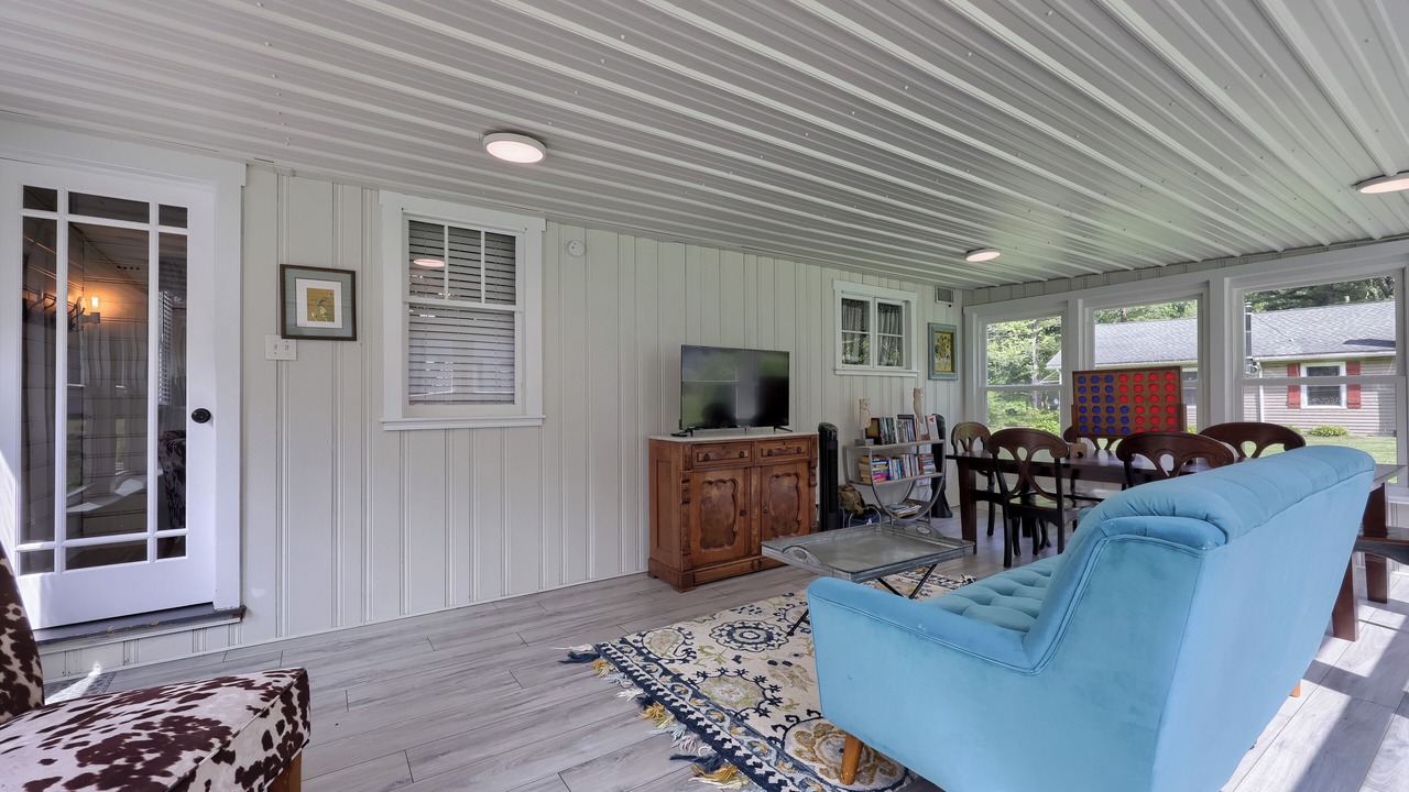 Photo of Livingroom in Beurys Lake