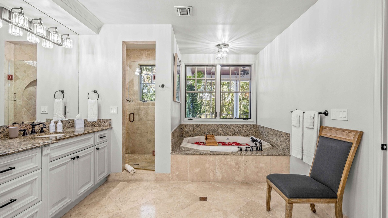 Photo of Bathroom in Harbour Inlet