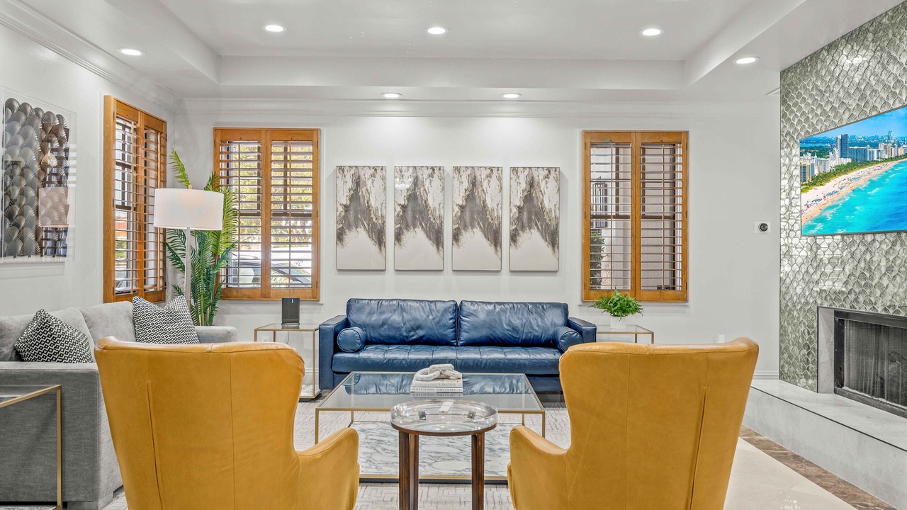 Photo of Livingroom in Harbour Inlet