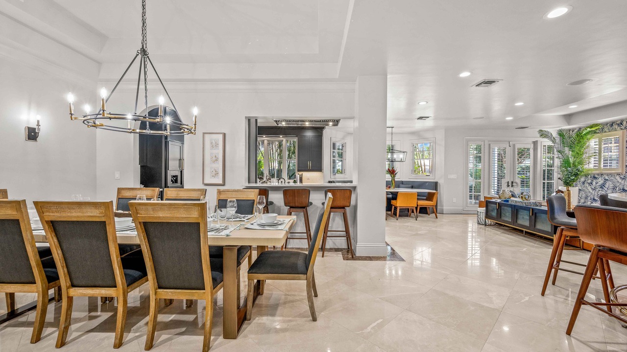 Photo of Livingroom in Harbour Inlet