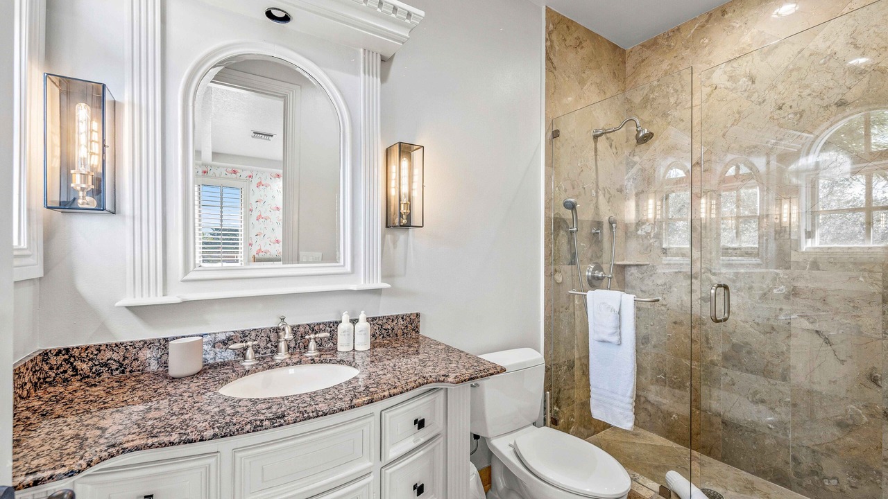 Photo of Bathroom in Harbour Inlet
