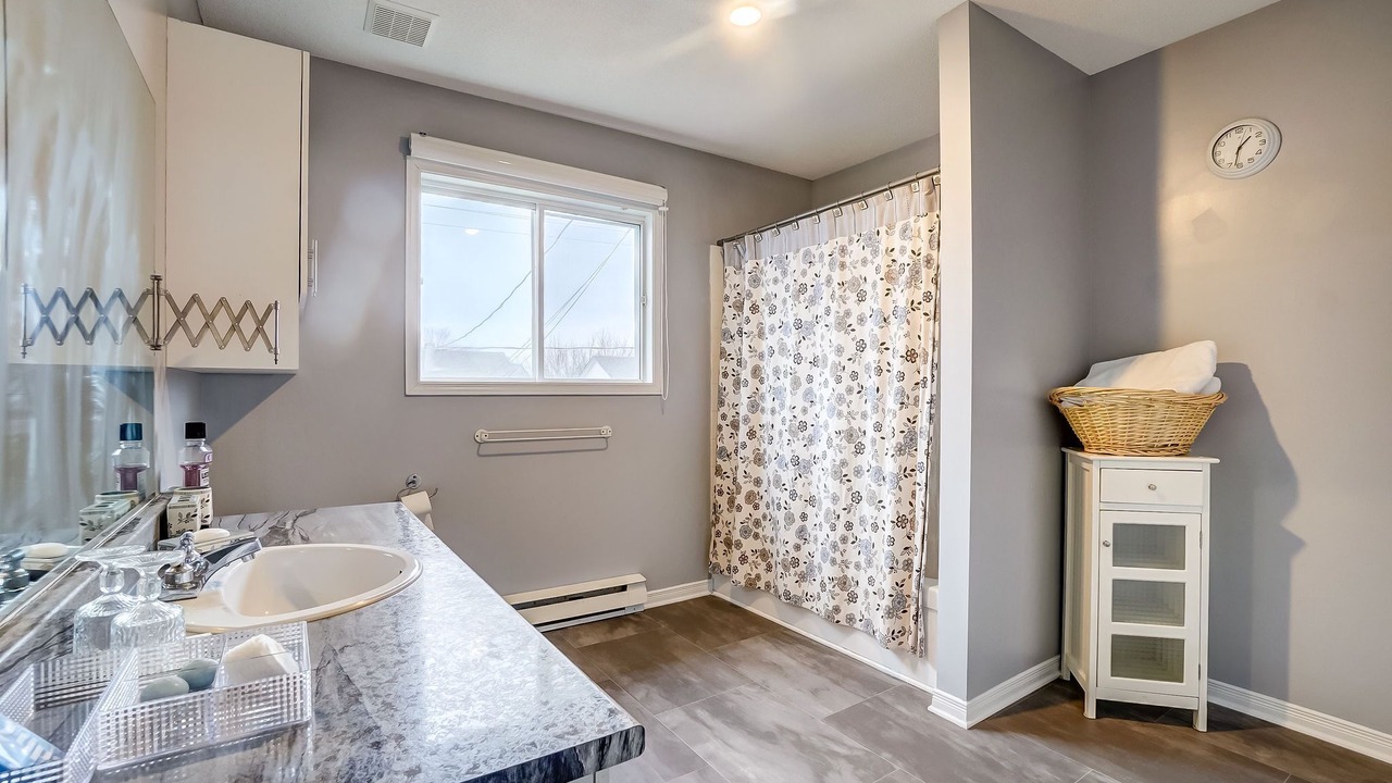 Photo of Bathroom in Communaute-Urbaine-de-l'Outaouais