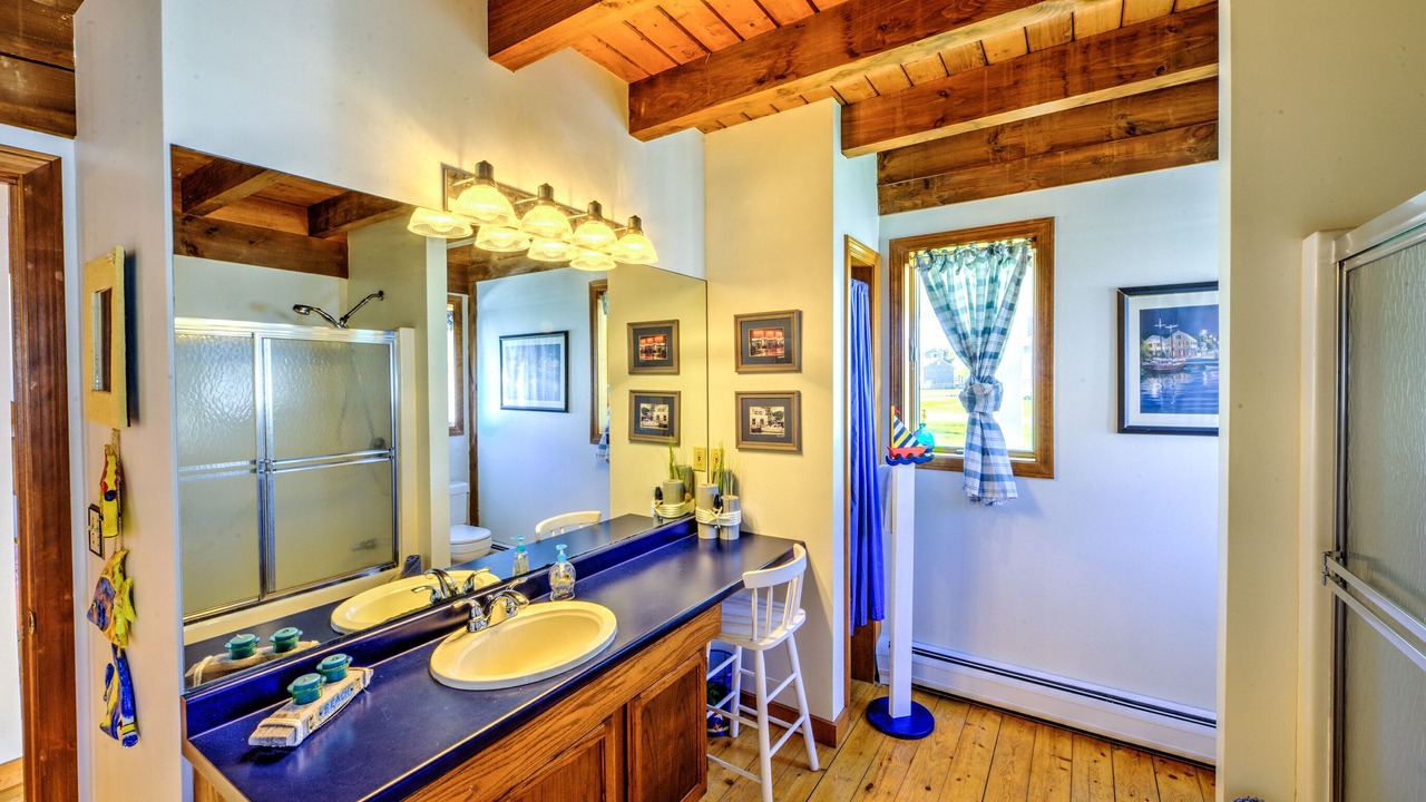 Photo of Bathroom in Sandwich