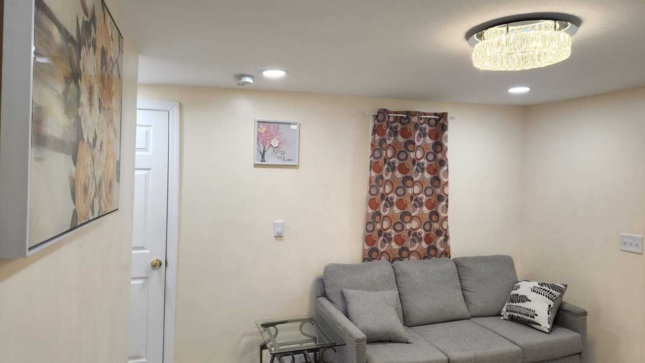 Photo of Livingroom in Lower Vailsburg