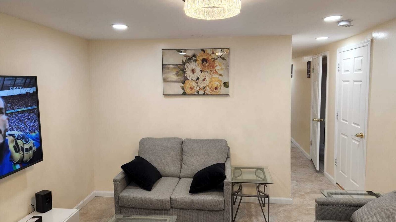 Photo of Livingroom in Lower Vailsburg