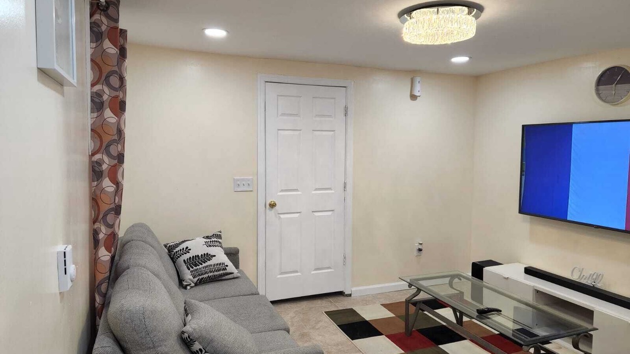 Photo of Livingroom in Lower Vailsburg