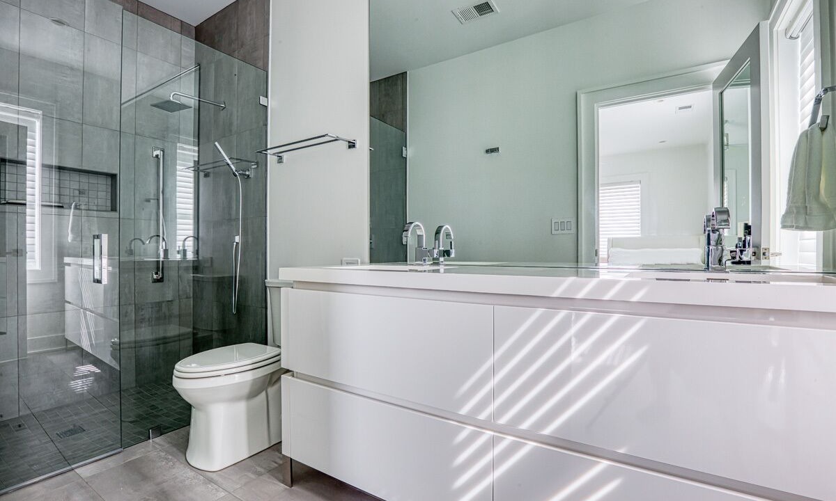 Photo of Bathroom in Garden City