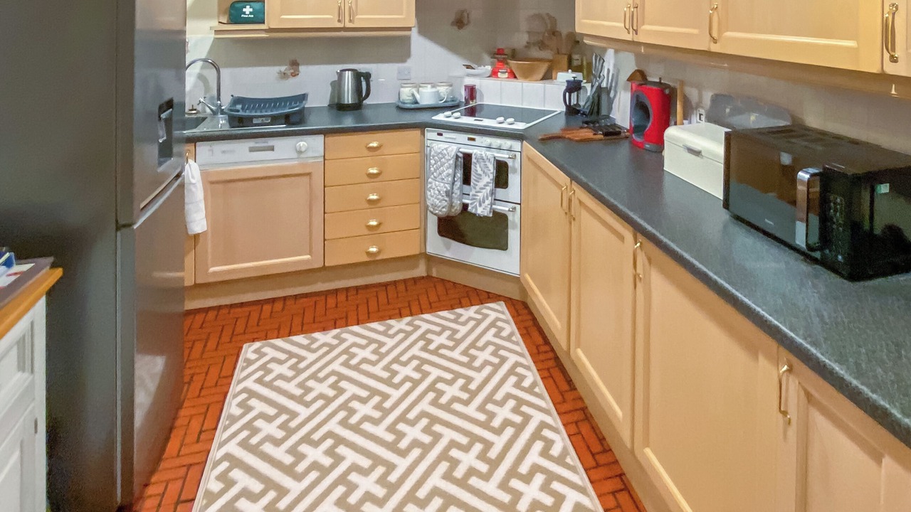 Photo of Others in Alford