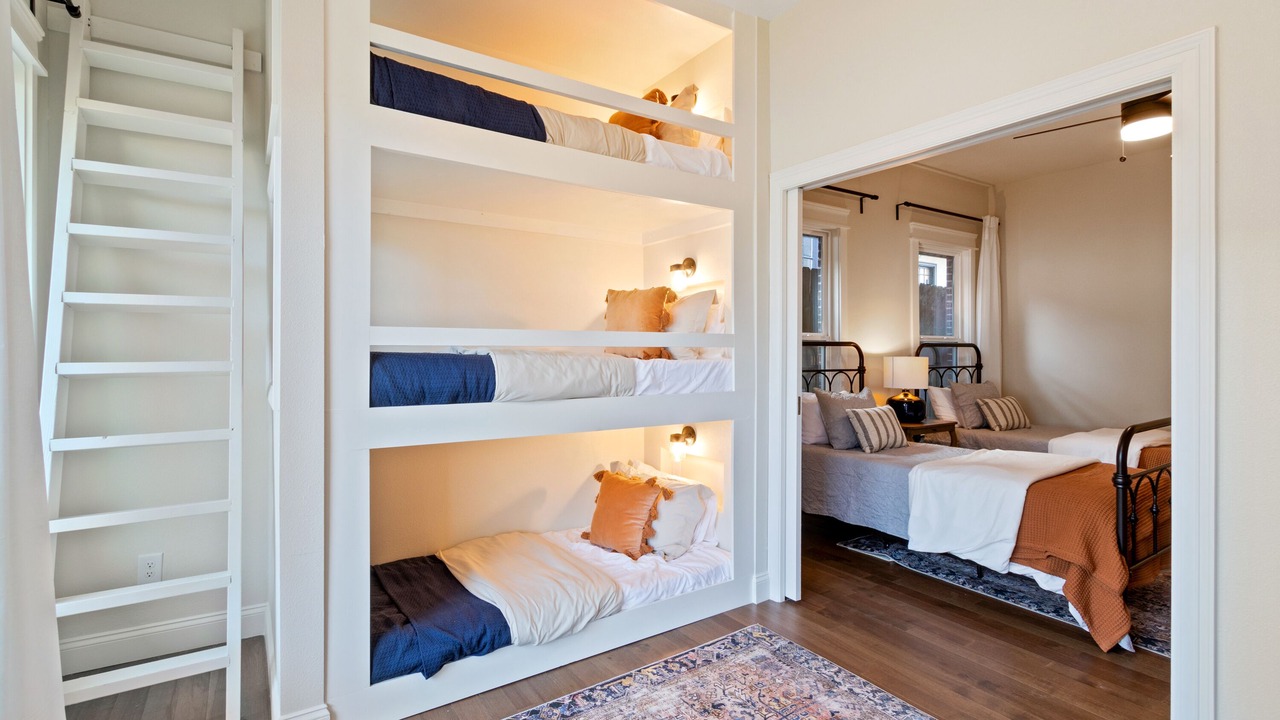 Photo of Bedroom in Austin Ave.