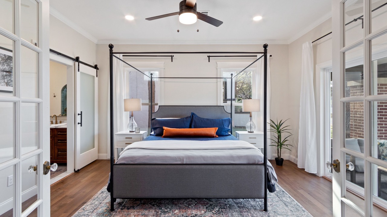Photo of Bedroom in Austin Ave.
